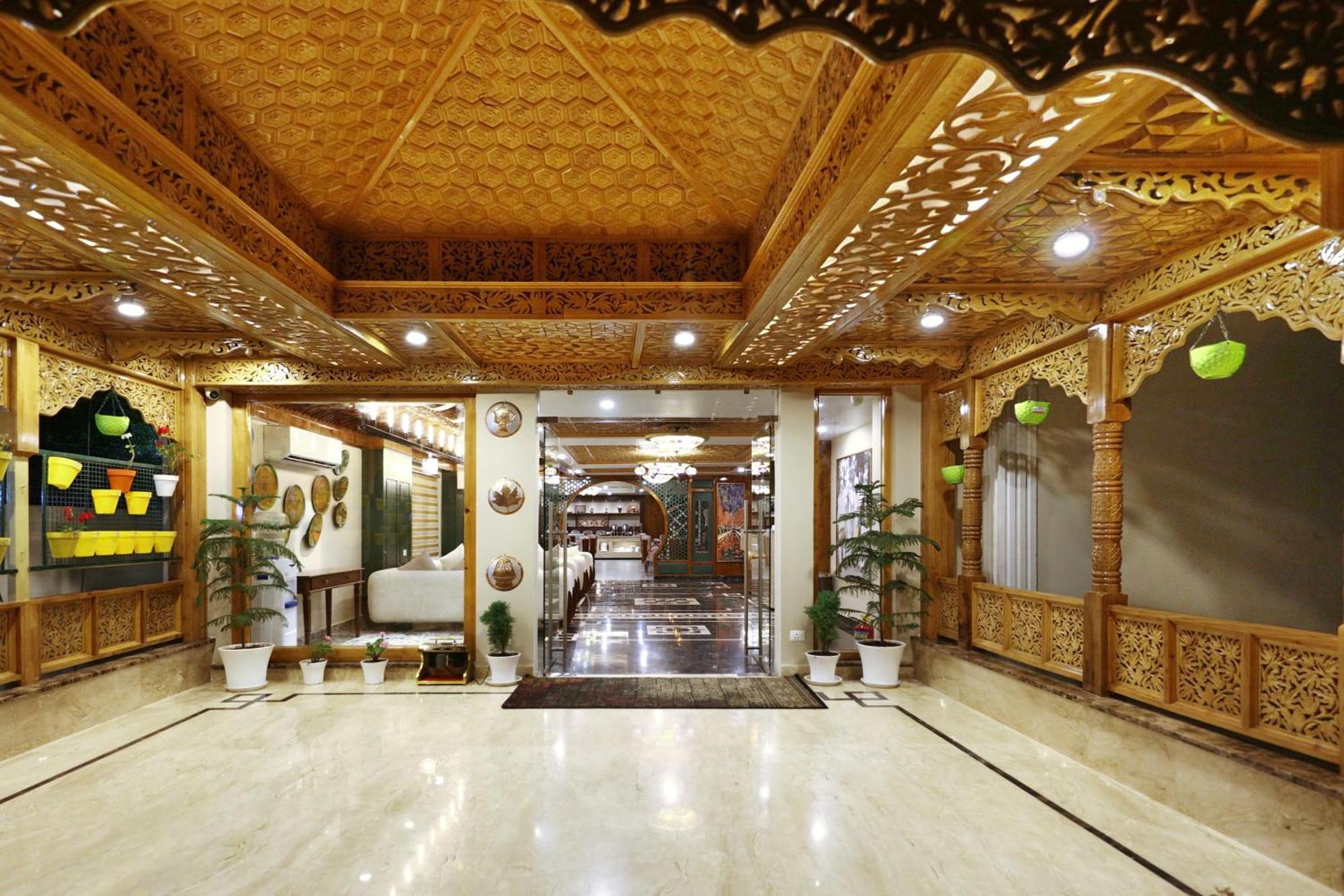 Hotel Blanco Srīnagar Exterior foto